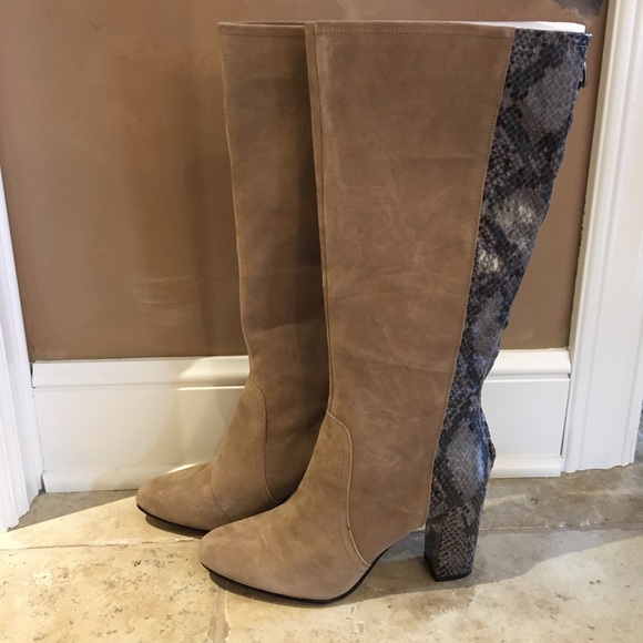 Anne Klein - Picture 2 of 3